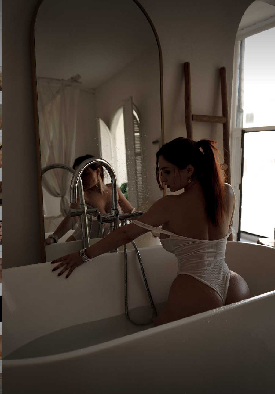 A playful frame from Miranda Faith nude — online in Urmia