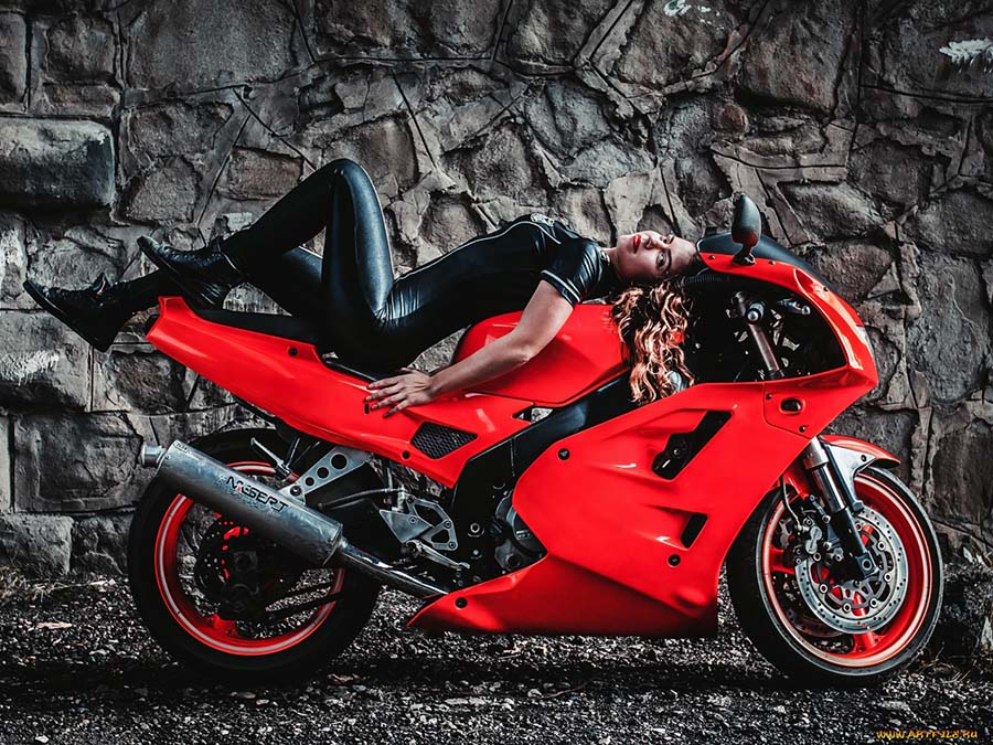 Beautiful girl Beautiful girls and motorcycles in Urmia