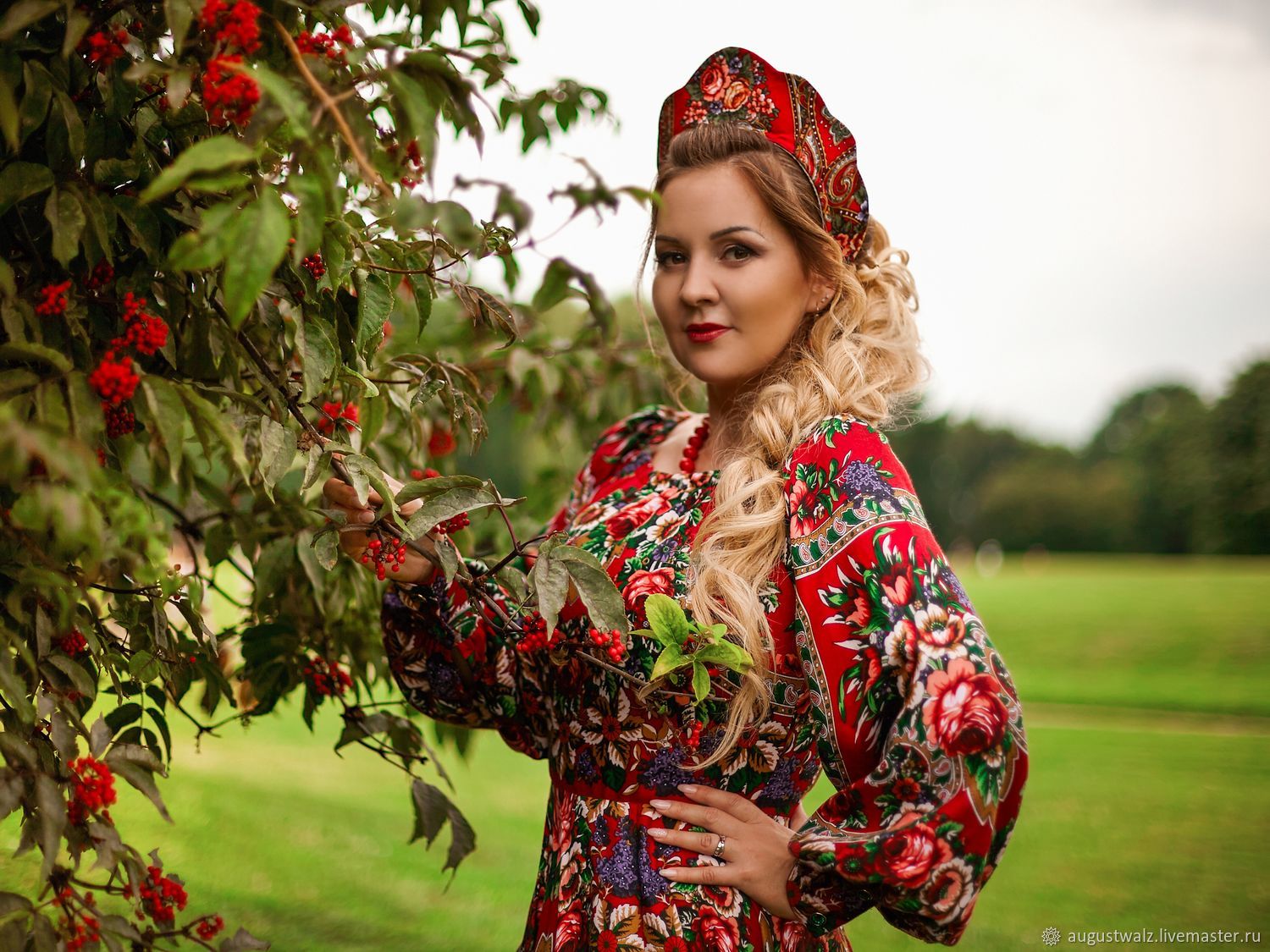 Women in Slavic costumes in Urmia