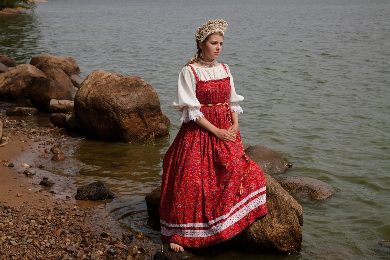 Women in Slavic costumes in Urmia