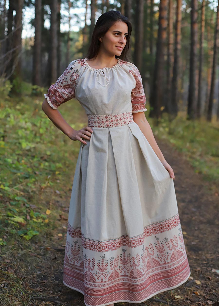 Girls in Slavic costumes in Urmia