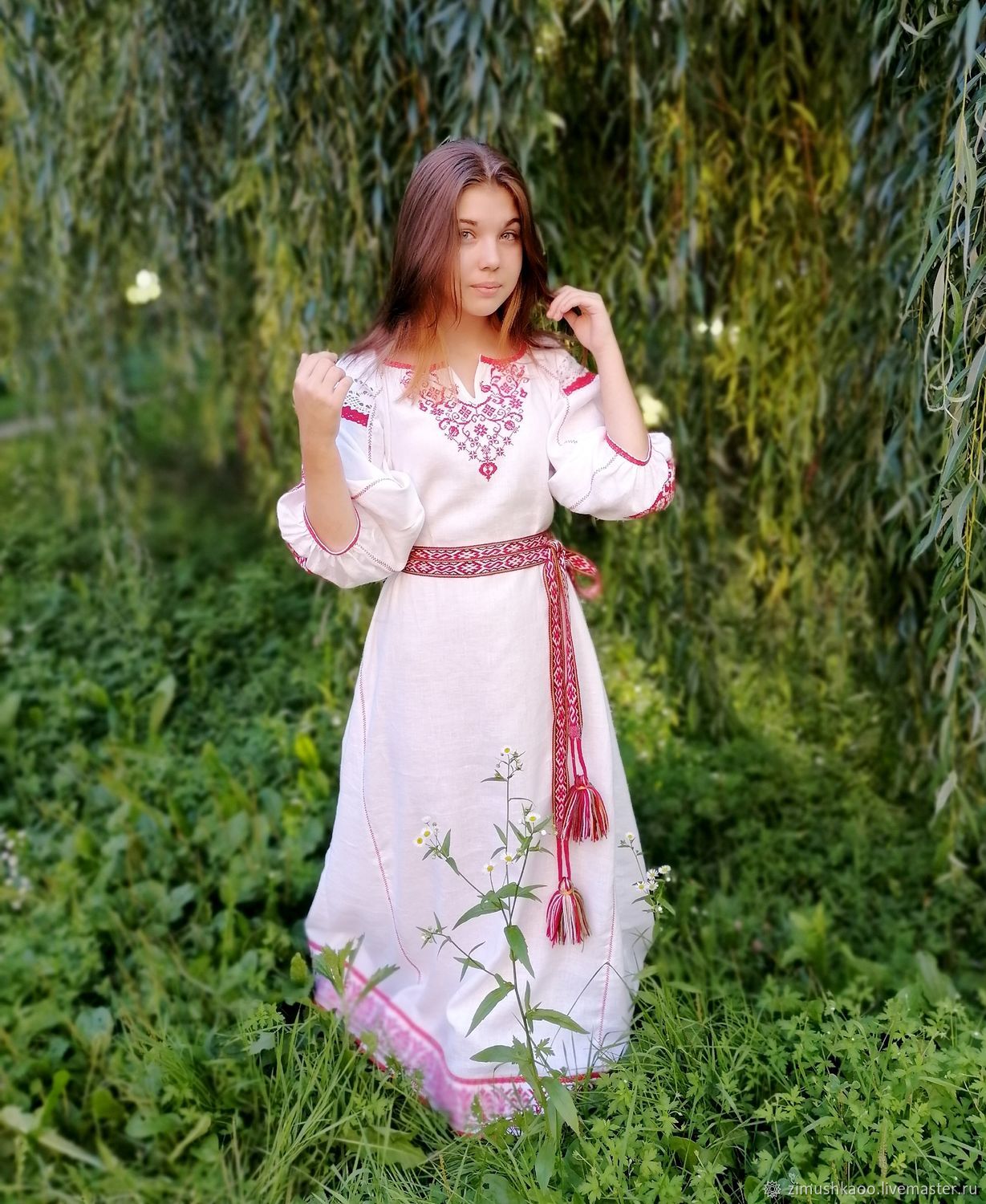 Girl Girls in Slavic costumes in Urmia
