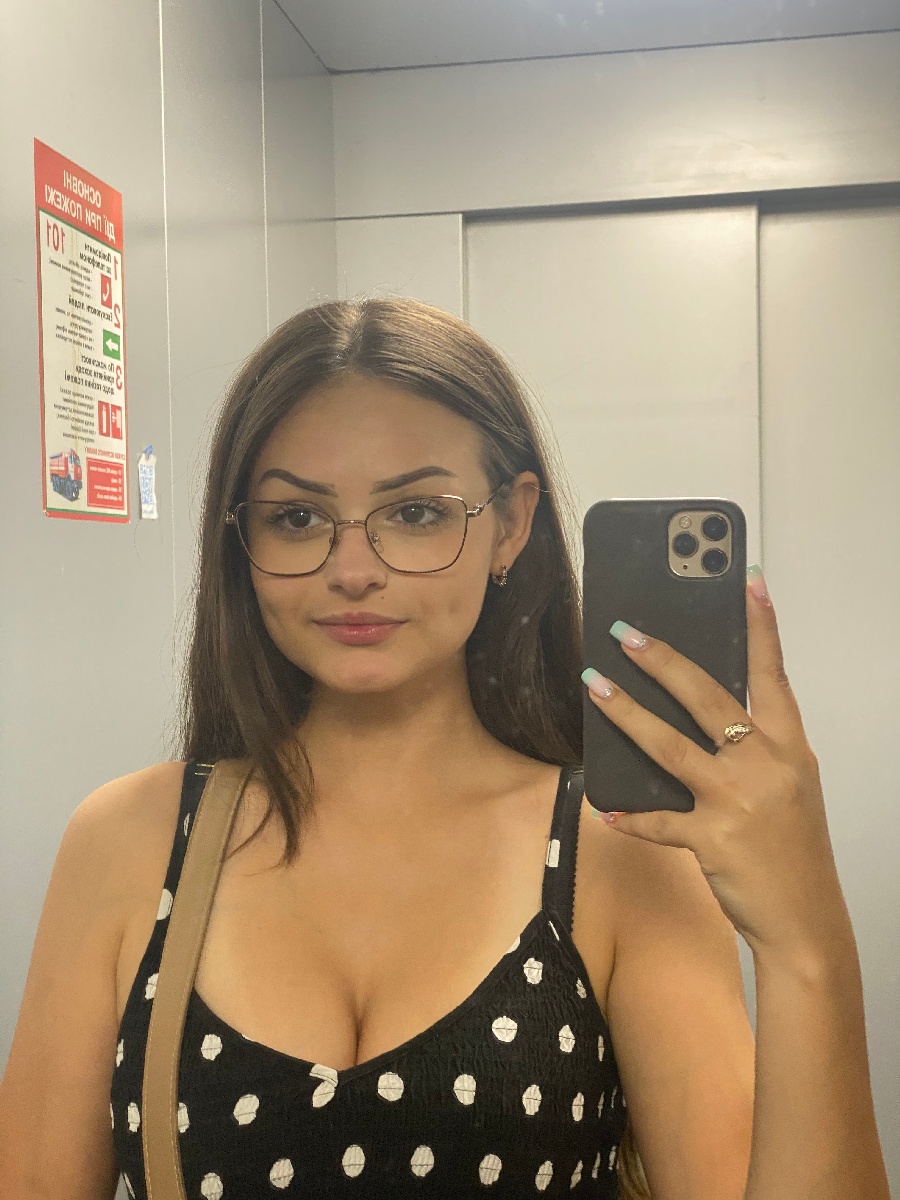 Sexy model Stacy in Urmia